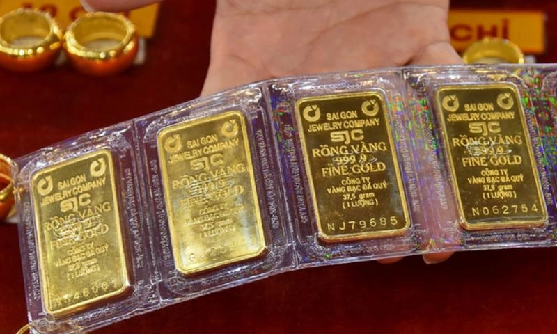 Giá vàng giảm mạnh