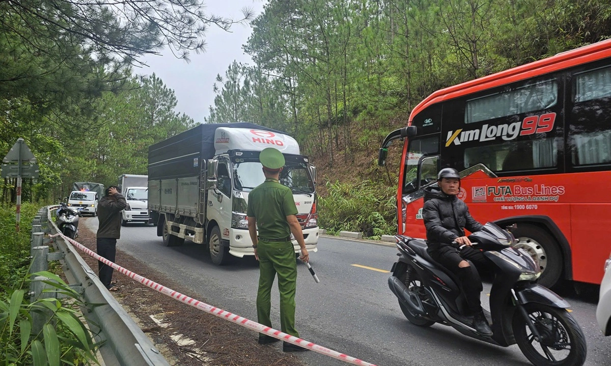 Lâm Đồng: Cấm xe tải trên 15 tấn qua đèo Mimosa do sạt lở