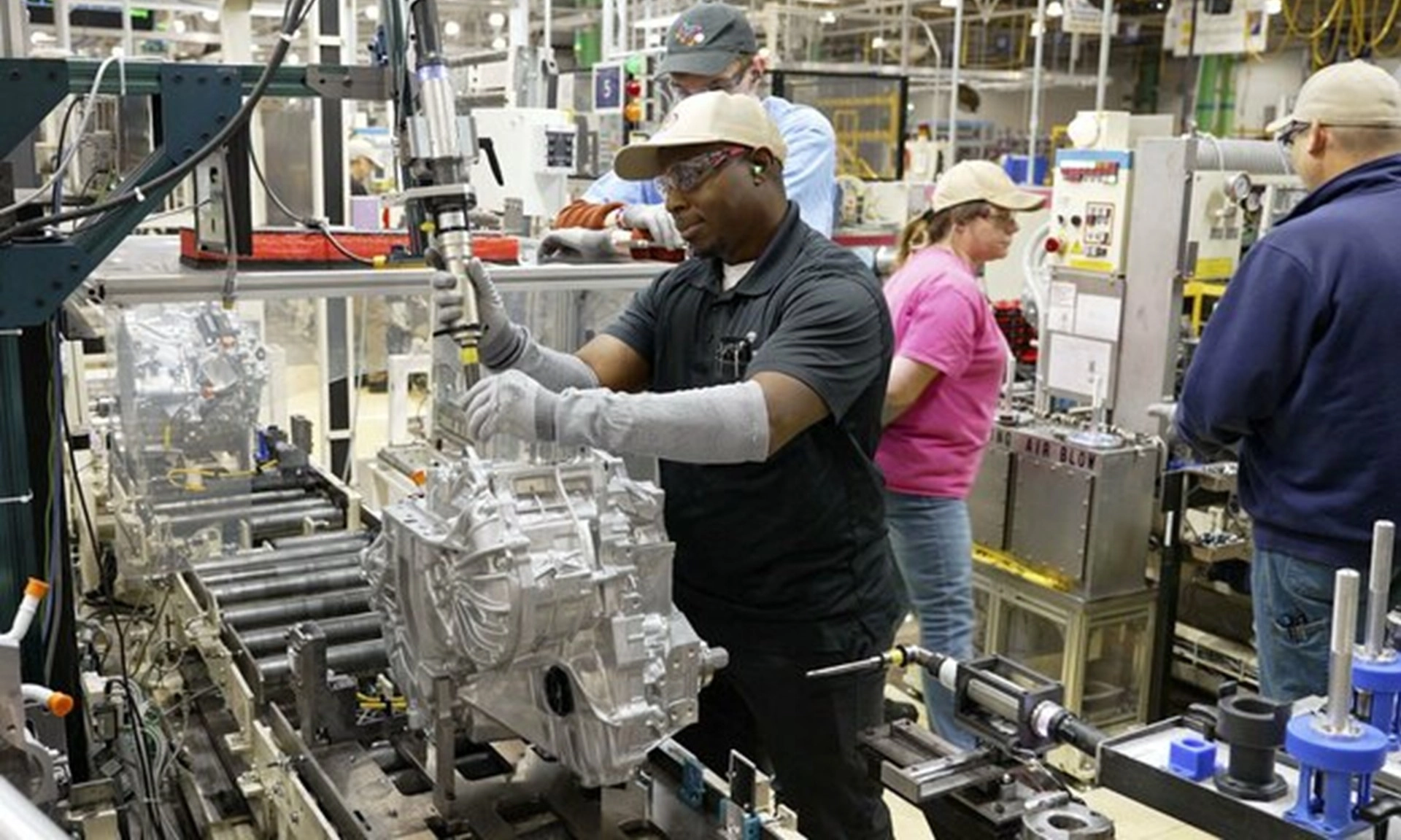 Toyota đầu tư 912 triệu đô la vào các nhà máy ở Mỹ