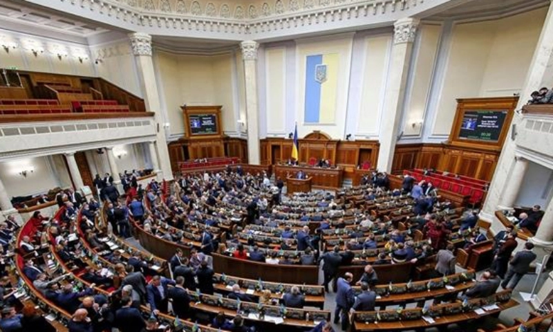 Ukraine bãi nhiệm hai bộ trưởng vì bê bối 100 triệu USD