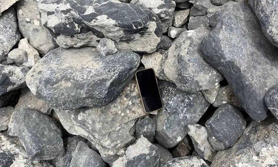 Điện thoại thất lạc ở tuyến trekking được trả về sau hơn 3 năm