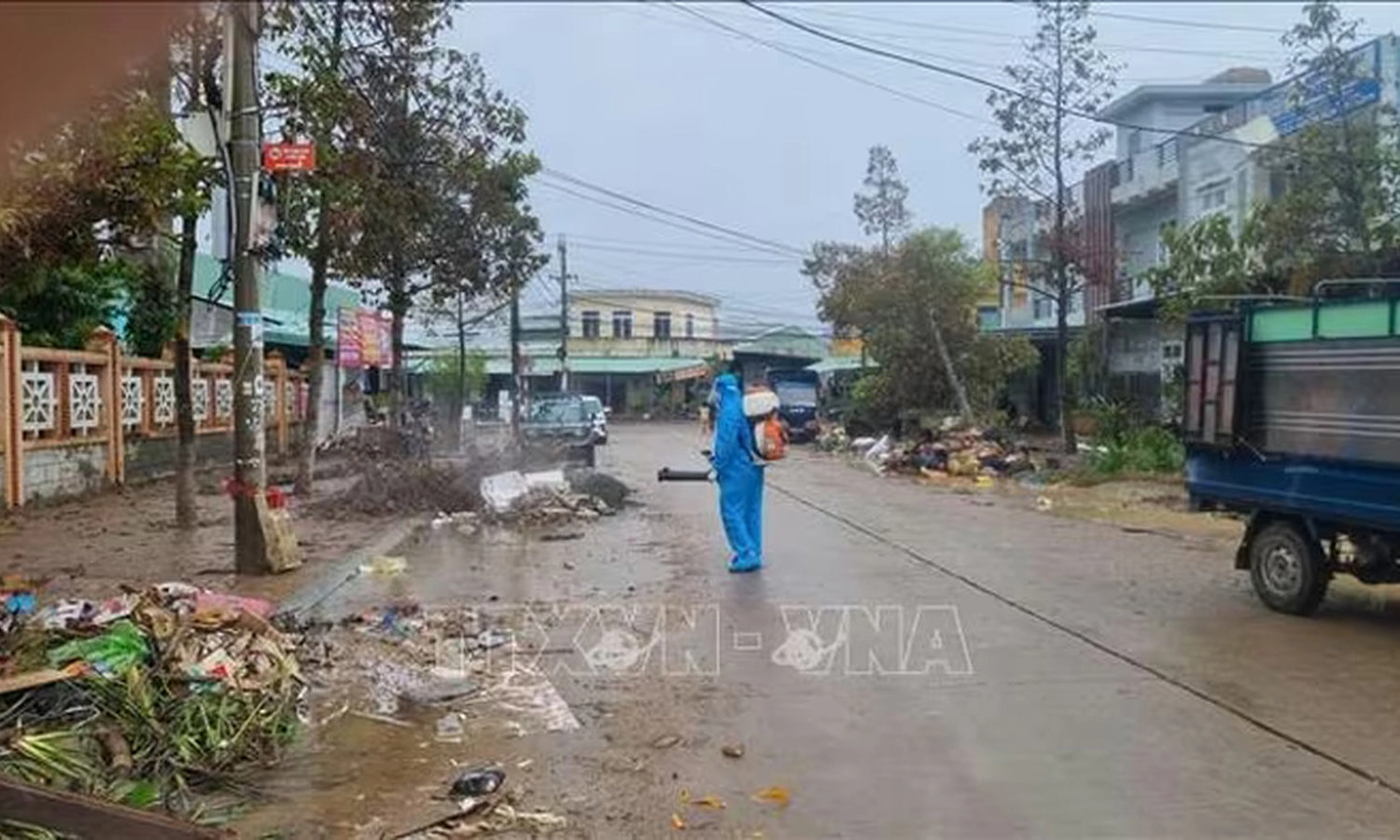 Gia Lai tập trung xử lý môi trường sau lũ, bảo đảm không để dịch bệnh bùng phát