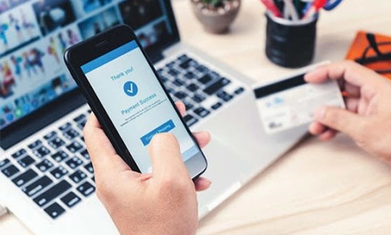 Đề xuất thu phí đọc báo để phát triển kinh tế báo chí