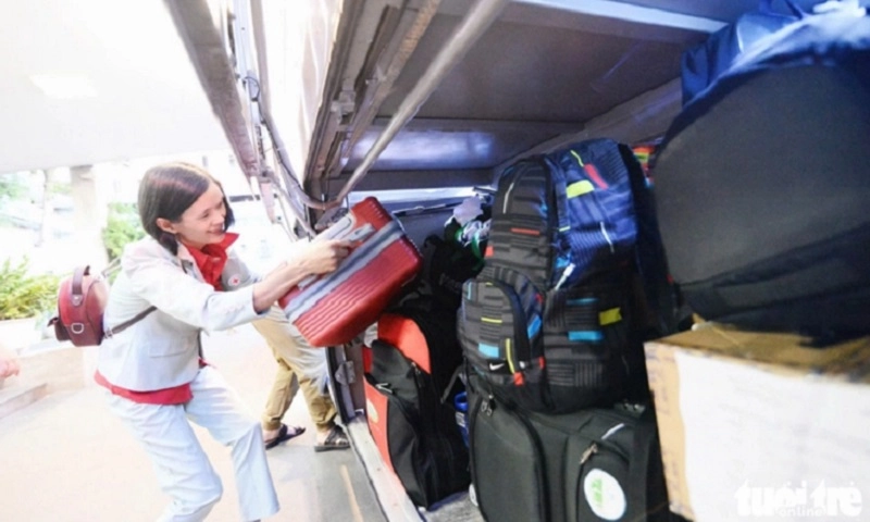 Hàng trăm y bác sĩ TPHCM, Đồng Nai chi viện vùng lũ