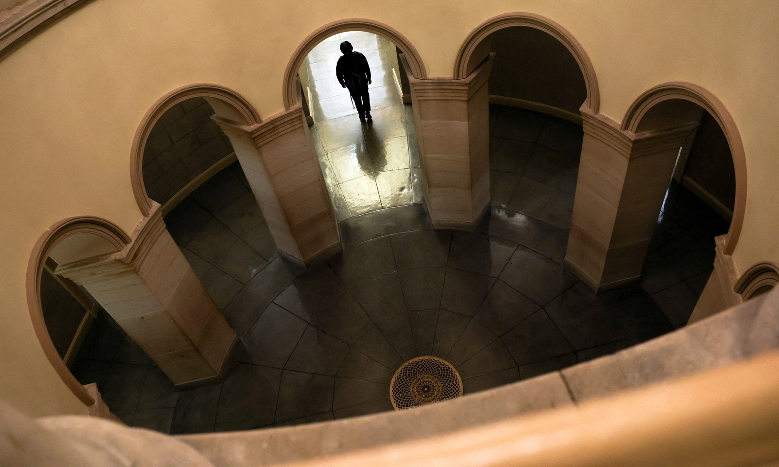 Chính phủ Mỹ sẽ cắt giảm 317.000 nhân viên trong năm 2025