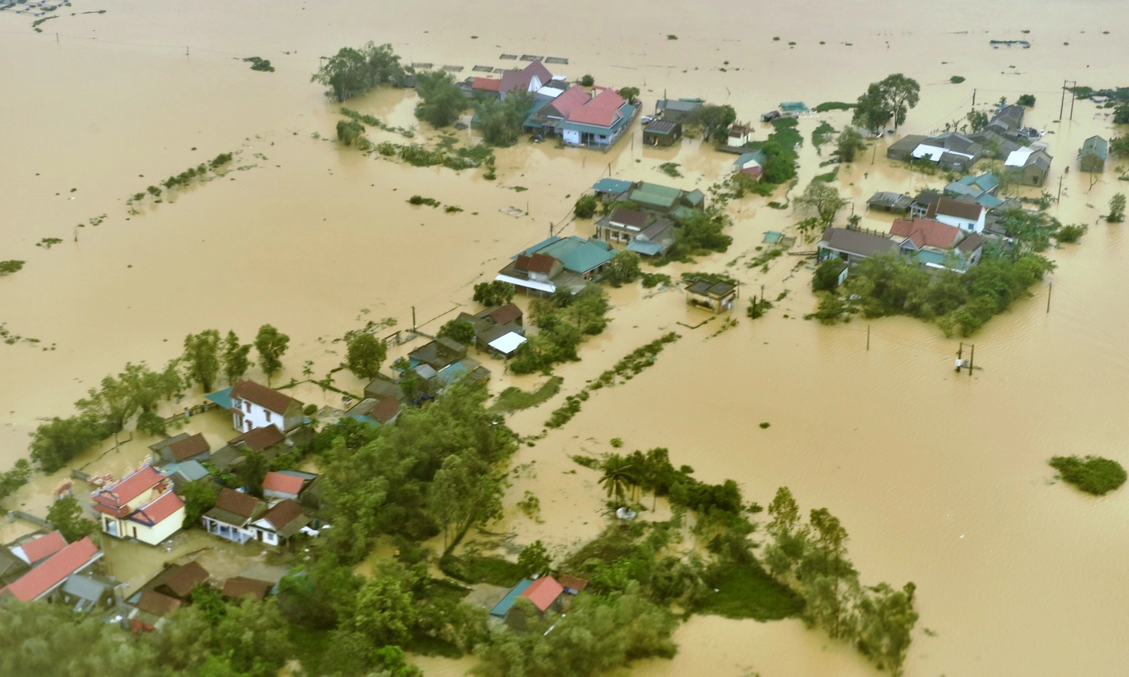 Xây dựng kịch bản ứng phó bão số 15, tính toán kỹ nguy cơ lũ, lụt, sạt lở đất