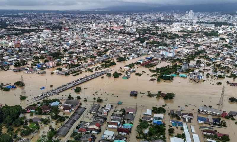 Mưa lũ châu Á: Hơn 320 người thiệt mạng, hàng trăm người còn mất tích