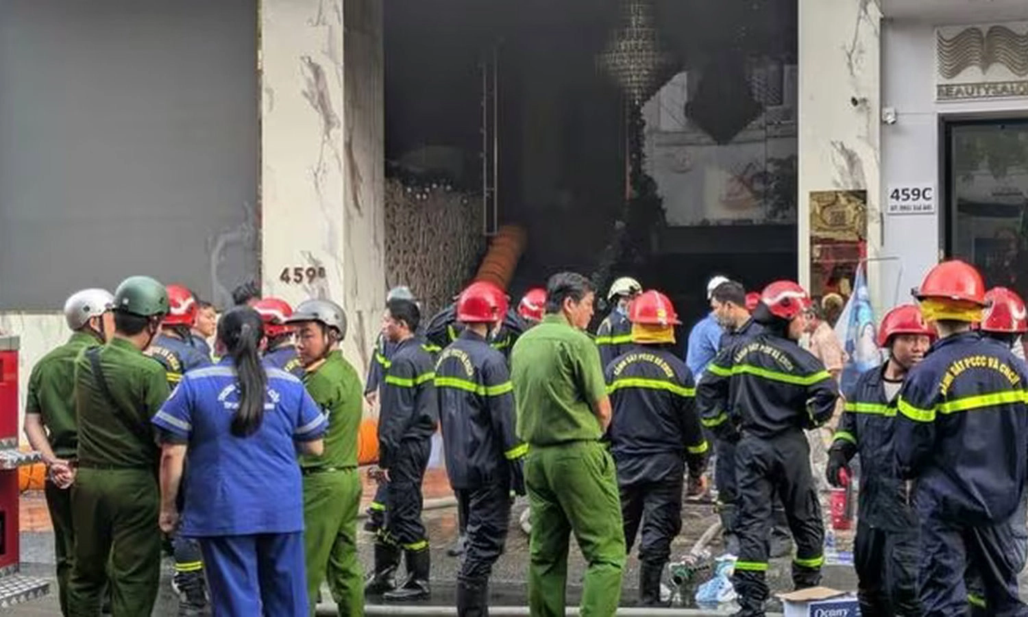 Cháy thẩm mỹ viện ở trung tâm TPHCM