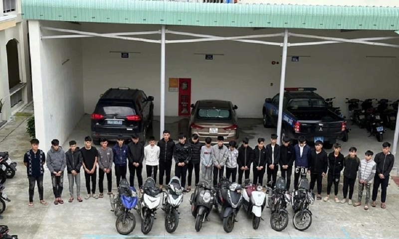 Đà Nẵng: Bắt tạm giam 9 thiếu niên mang hung khí lạng lách trên đường