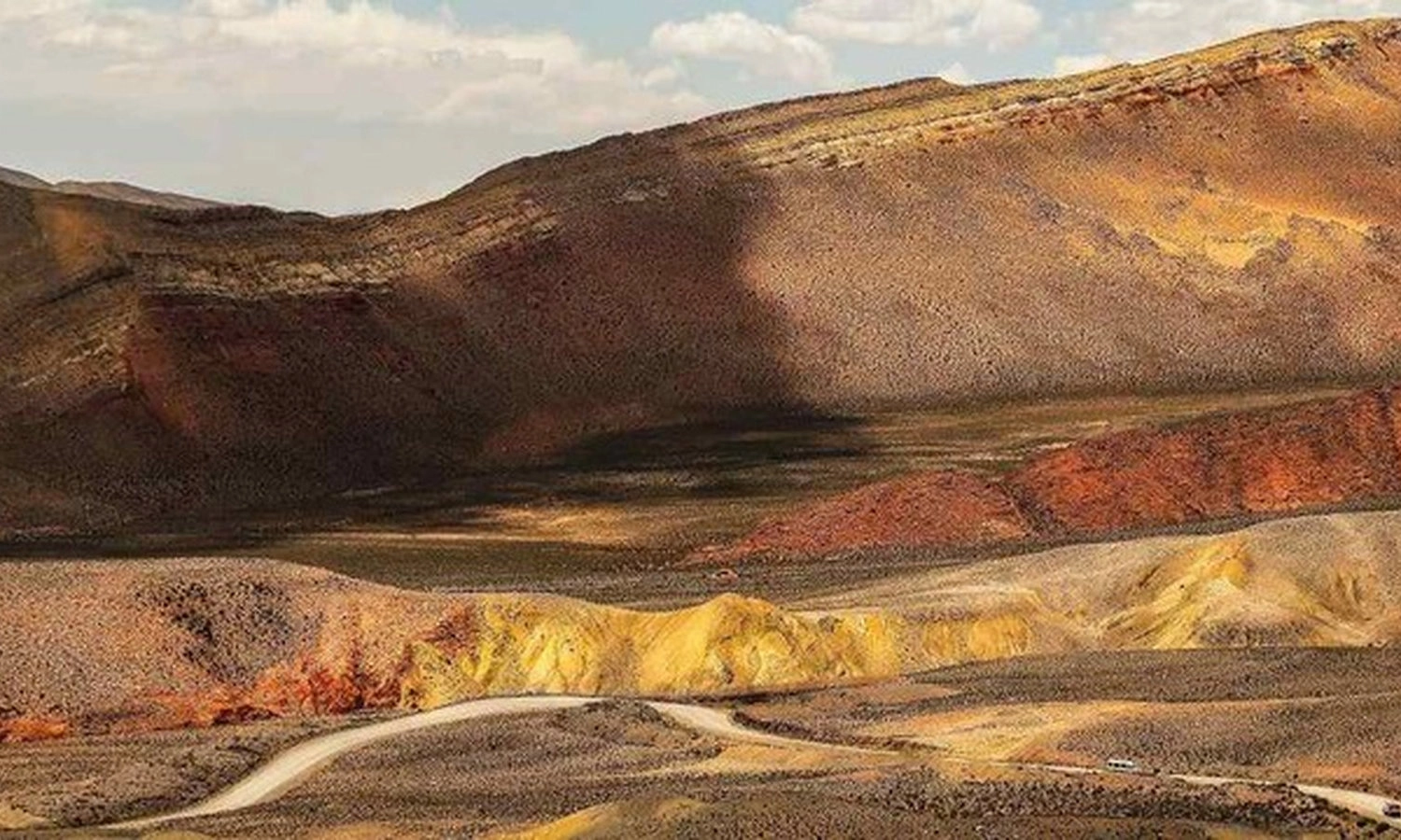 Phong tỏa khu vực sau khi phát hiện mỏ có gần 1.000 tấn vàng ở dãy Andes