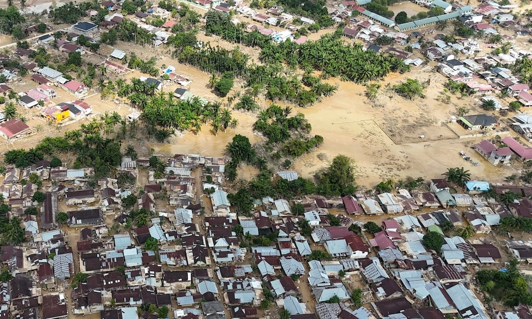 Gần 1.400 người chết và mất tích vì mưa lũ ở Indonesia