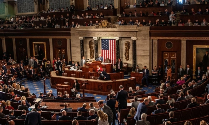 Mỹ xem xét dự luật quốc phòng với mức chi kỷ lục