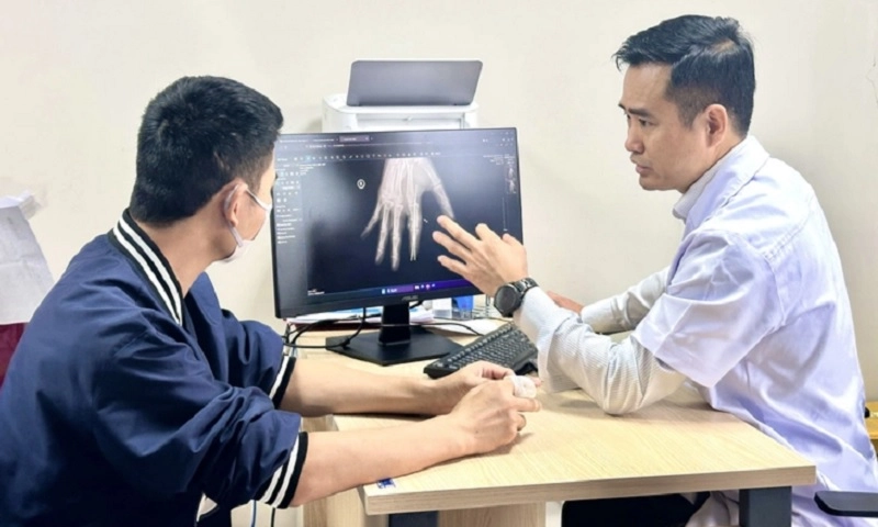 Nối thành công ngón tay đứt rời cho 1 thủy thủ