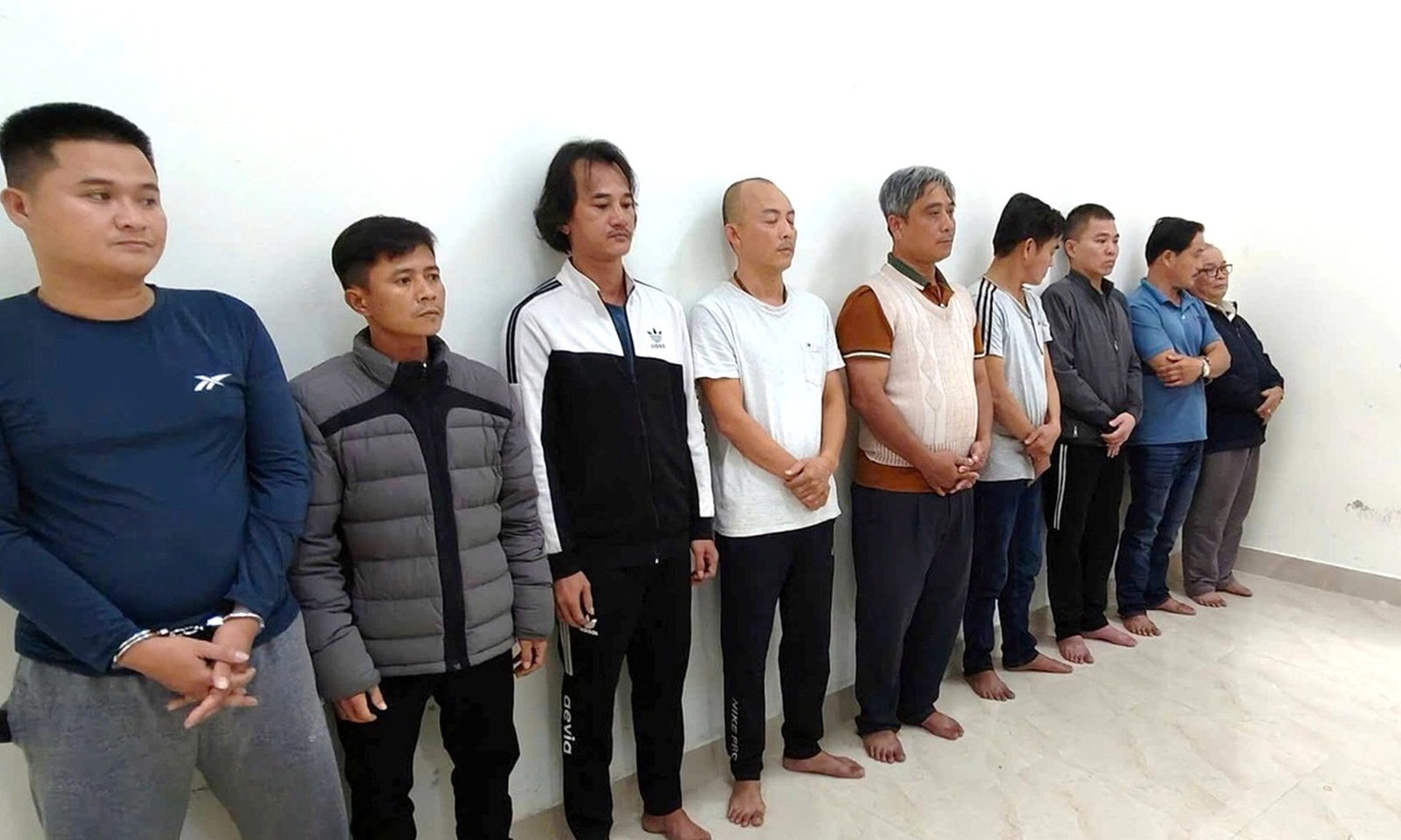 Triệt phá đường dây cá độ bóng đá hơn 400 tỷ đồng