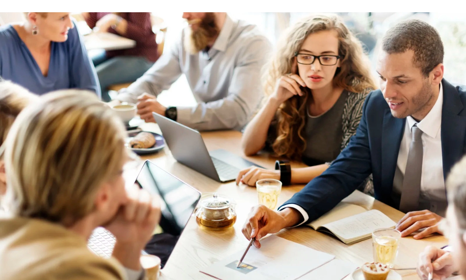 Áp lực phải có ngoại hình trong công sở Mỹ