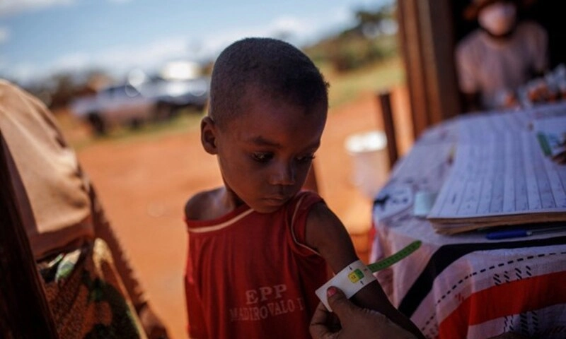 Nghiên cứu mới: Nắng nóng cực đoan có thể làm chậm sự phát triển của trẻ nhỏ