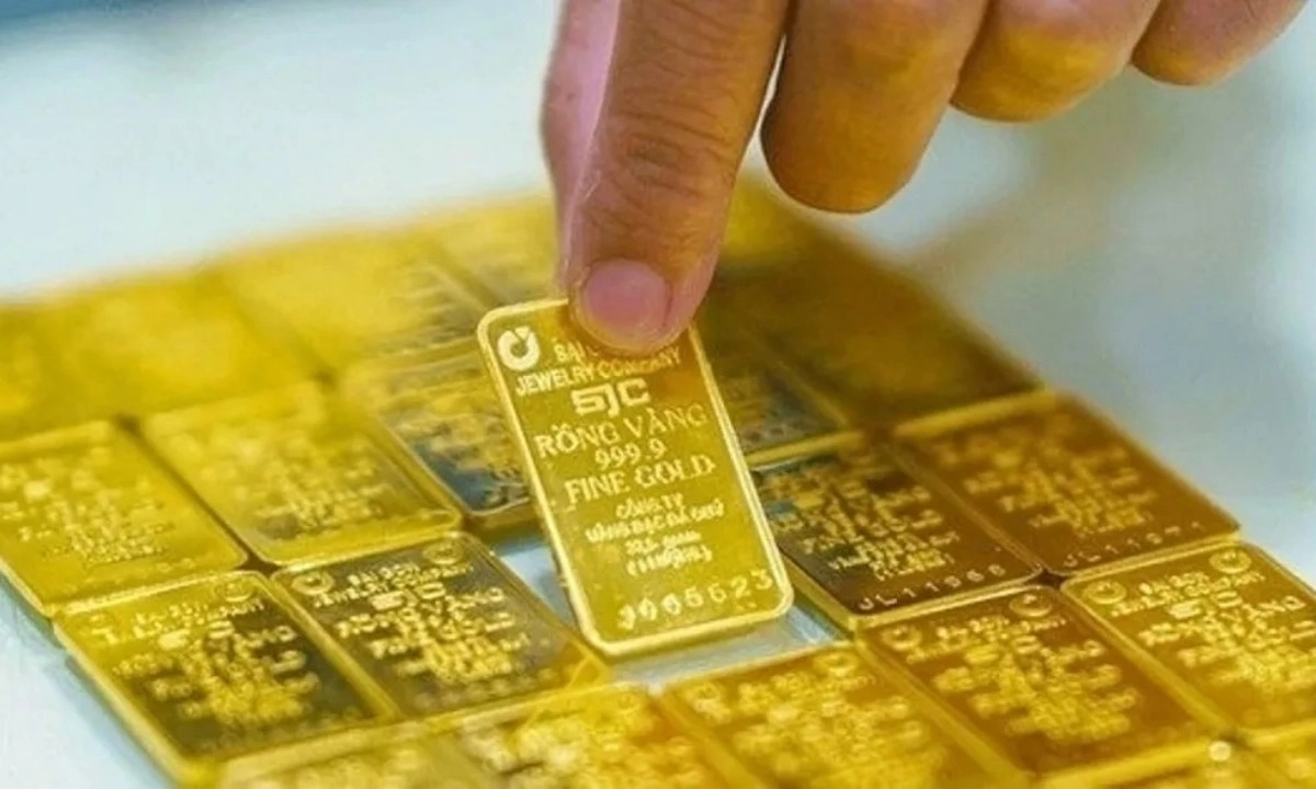 Giá vàng SJC vọt 156,3 triệu đồng/lượng