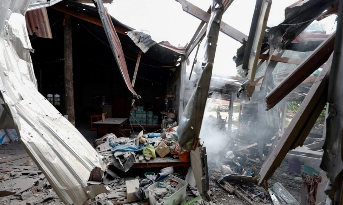 Thái Lan - Campuchia nóng trở lại: Ông Trump nói “đã ngừng bắn”, Bangkok phủ nhận