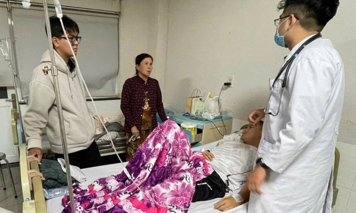 Lâm Đồng: Hàng chục người nghi ngộ độc do ăn bánh mì