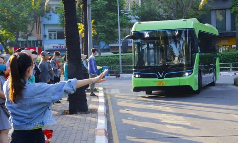 Đến năm 2030, 100% xe công vụ ở TPHCM sử dụng điện, năng lượng xanh