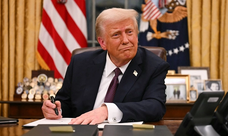 Ông Donald Trump ra sắc lệnh mới về cấm nhập cảnh