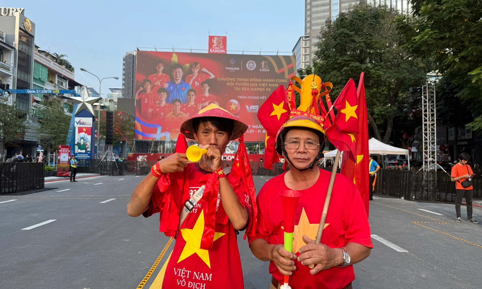 Người hâm mộ TPHCM háo hức trước chung kết U22 Việt Nam – Thái Lan tại SEA Games 33