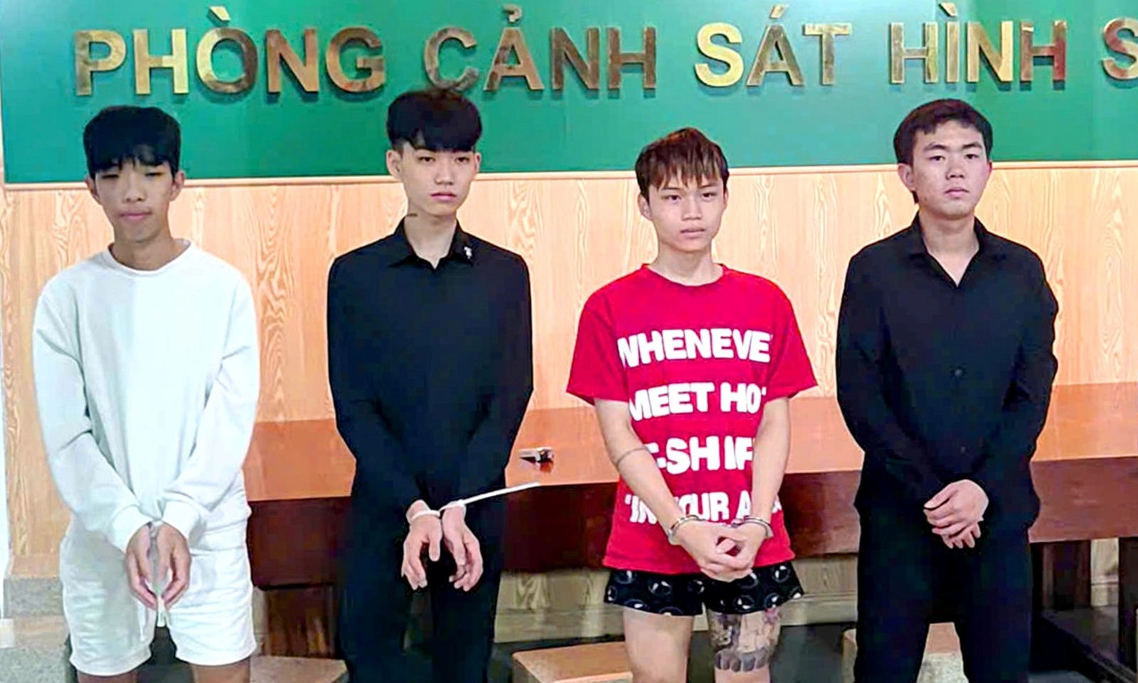 Tạm giữ hình sự nhóm đối tượng ném chai thủy tinh trúng đầu người đàn ông dẫn đến tử vong