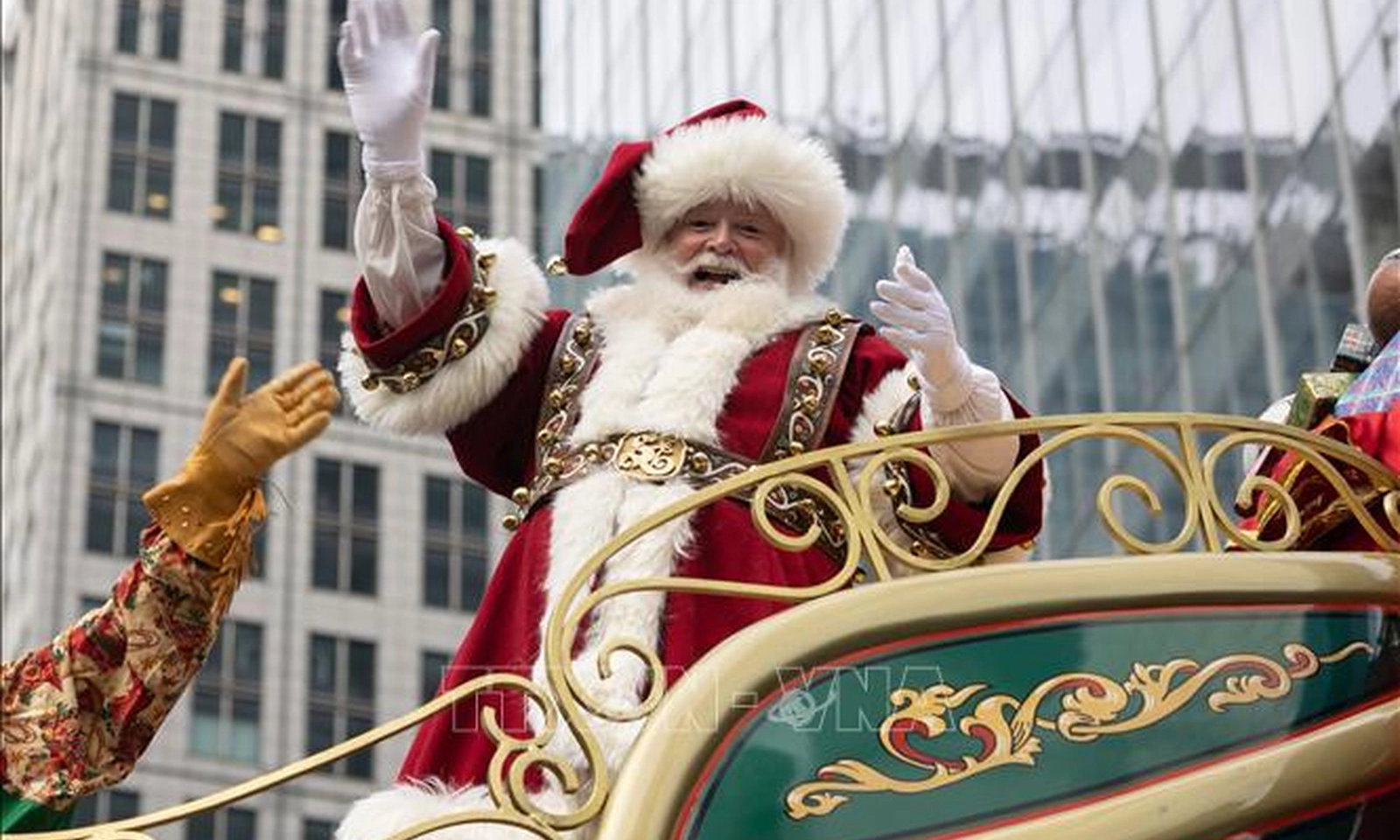 Dùng radar quân sự theo dõi hành trình phát quà của Ông già Noel