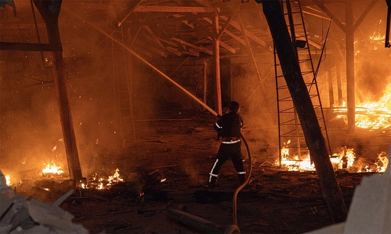 Nga tập kích Ukraine