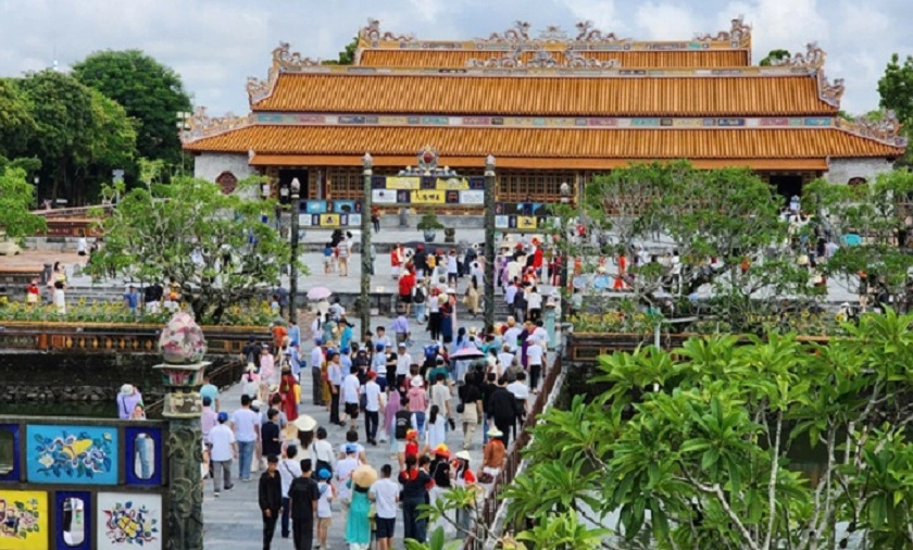 Thúc đẩy sản xuất kinh doanh, tăng cường kiểm tra, quản lý thị trường du lịch dịp Tết