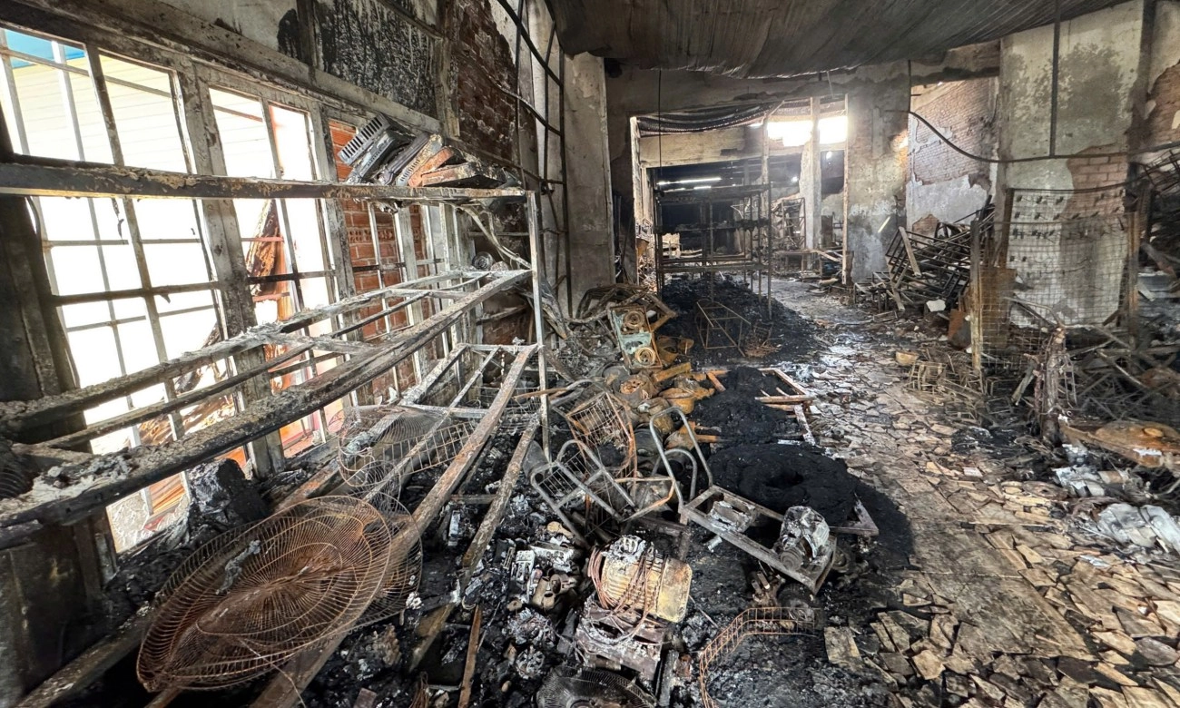 Lửa bùng giữa đêm ở chợ tại Đắk Lắk: 4 người tử vong, bé sơ sinh sống sót