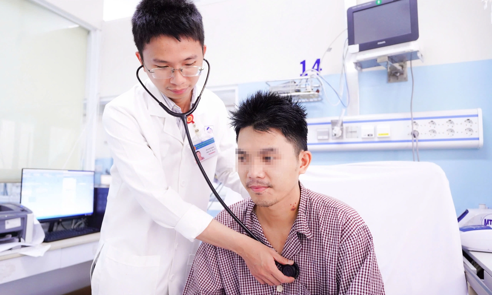 BV Nhân dân Gia Định kịp thời cứu thanh niên bị viêm cơ tim cấp nguy kịch khi đang chơi cầu lông