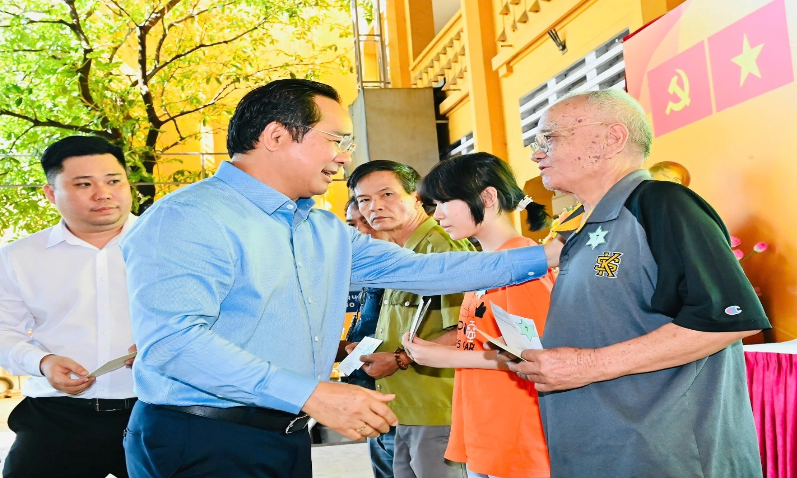 Chủ tịch UBND TPHCM: Chuyển đổi số bắt đầu từ những việc nhỏ