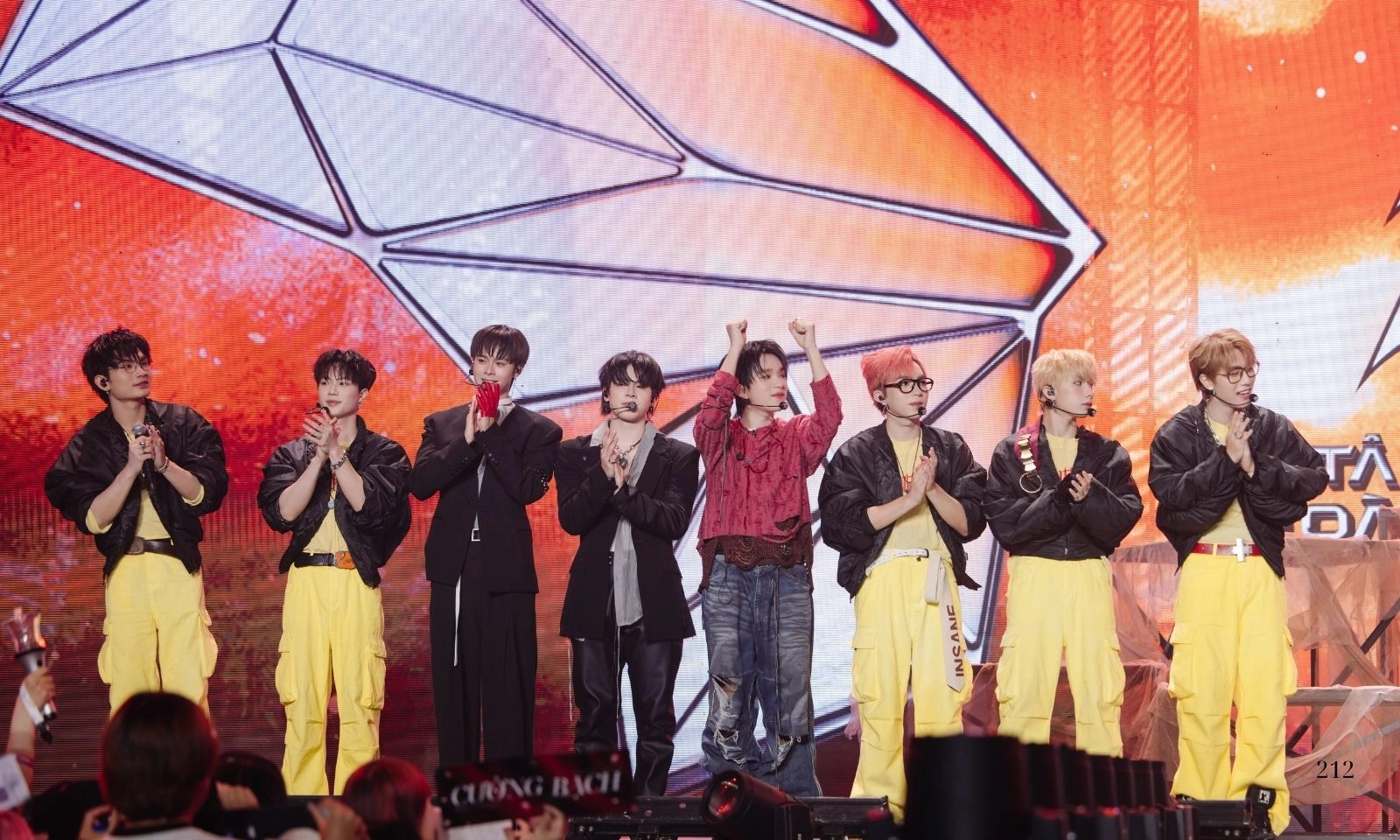 Sân khấu tinh hoa mở màn đêm chung kết Tân Binh Toàn Năng một cách bùng nổ