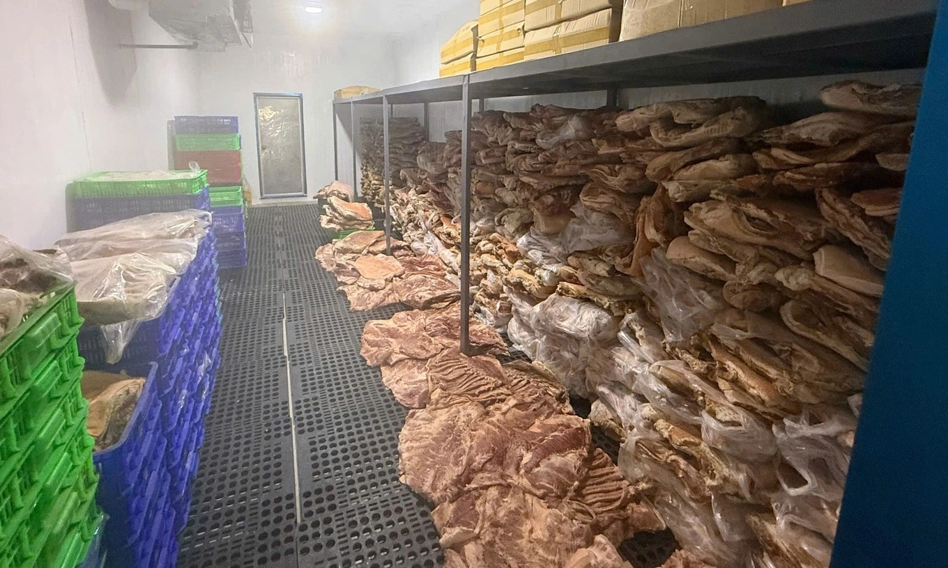 TPHCM: Triệt phá đường dây sản xuất thịt giả số lượng lớn