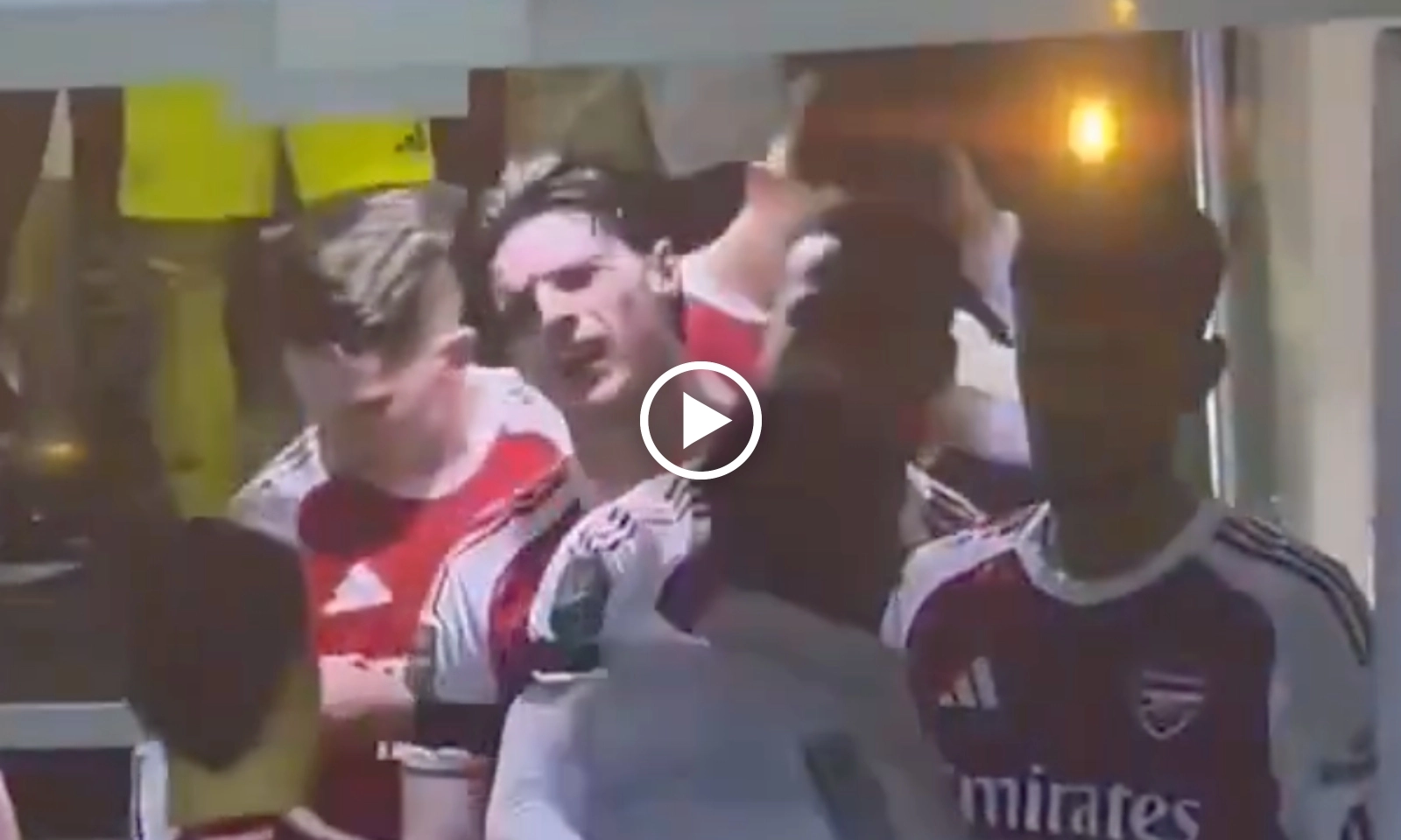 VIDEO: Declan Rice mắng cánh tay trái của Arteta, nội bộ Arsenal rạn nứt