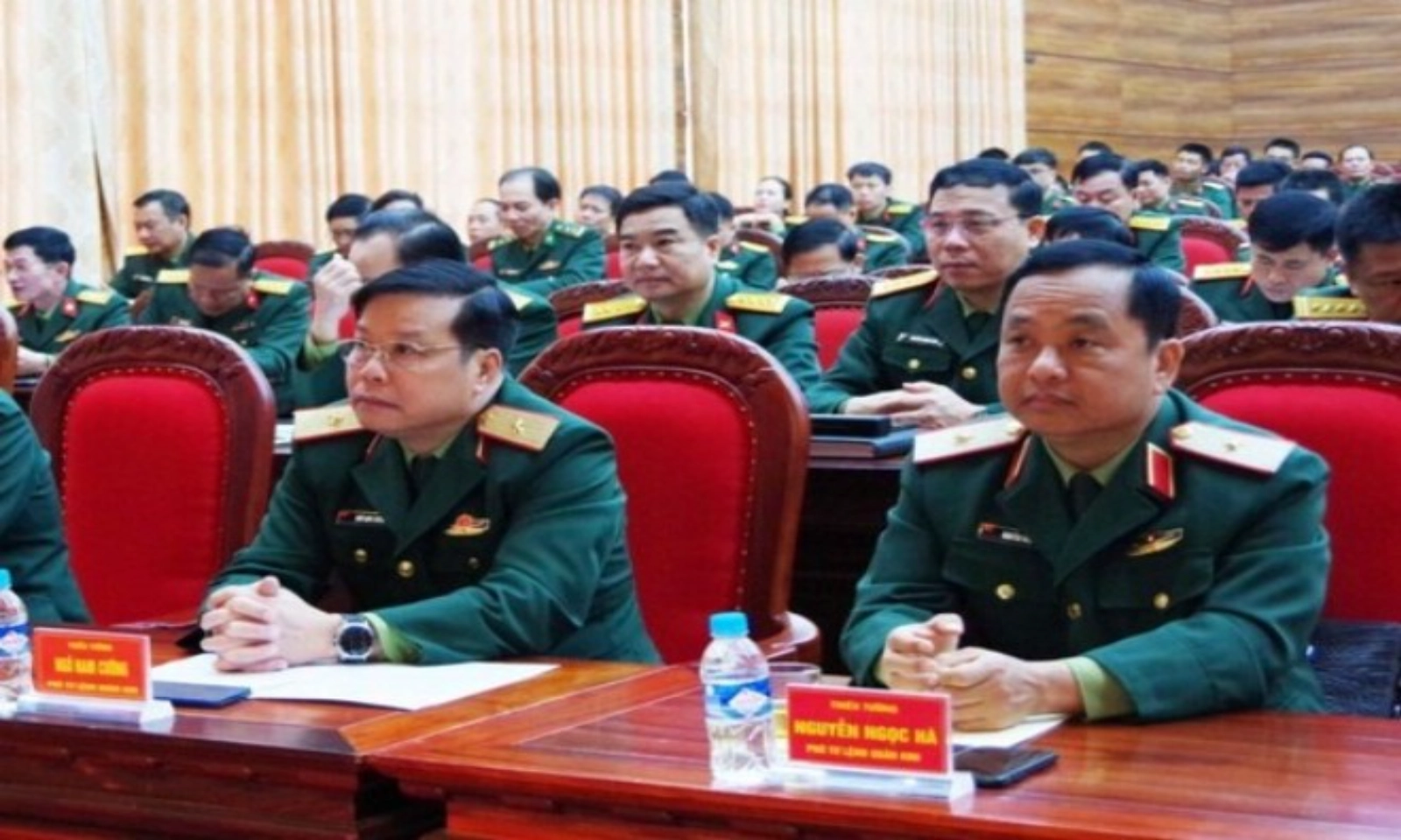 Quân khu 4 giới thiệu 2 Phó Tư lệnh ứng cử Đại biểu Quốc hội khóa XVI