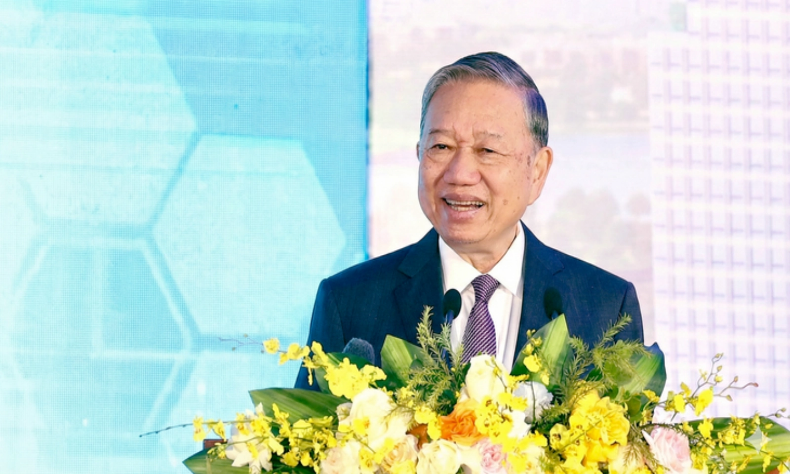 Tổng Bí thư: Chăm sóc sức khỏe người cao tuổi là trách nhiệm xã hội