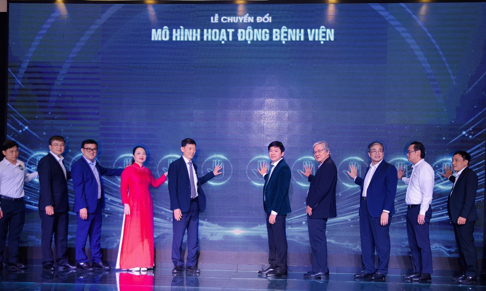 Chuyển đổi mô hình hướng đến mục tiêu chăm sóc người bệnh toàn diện