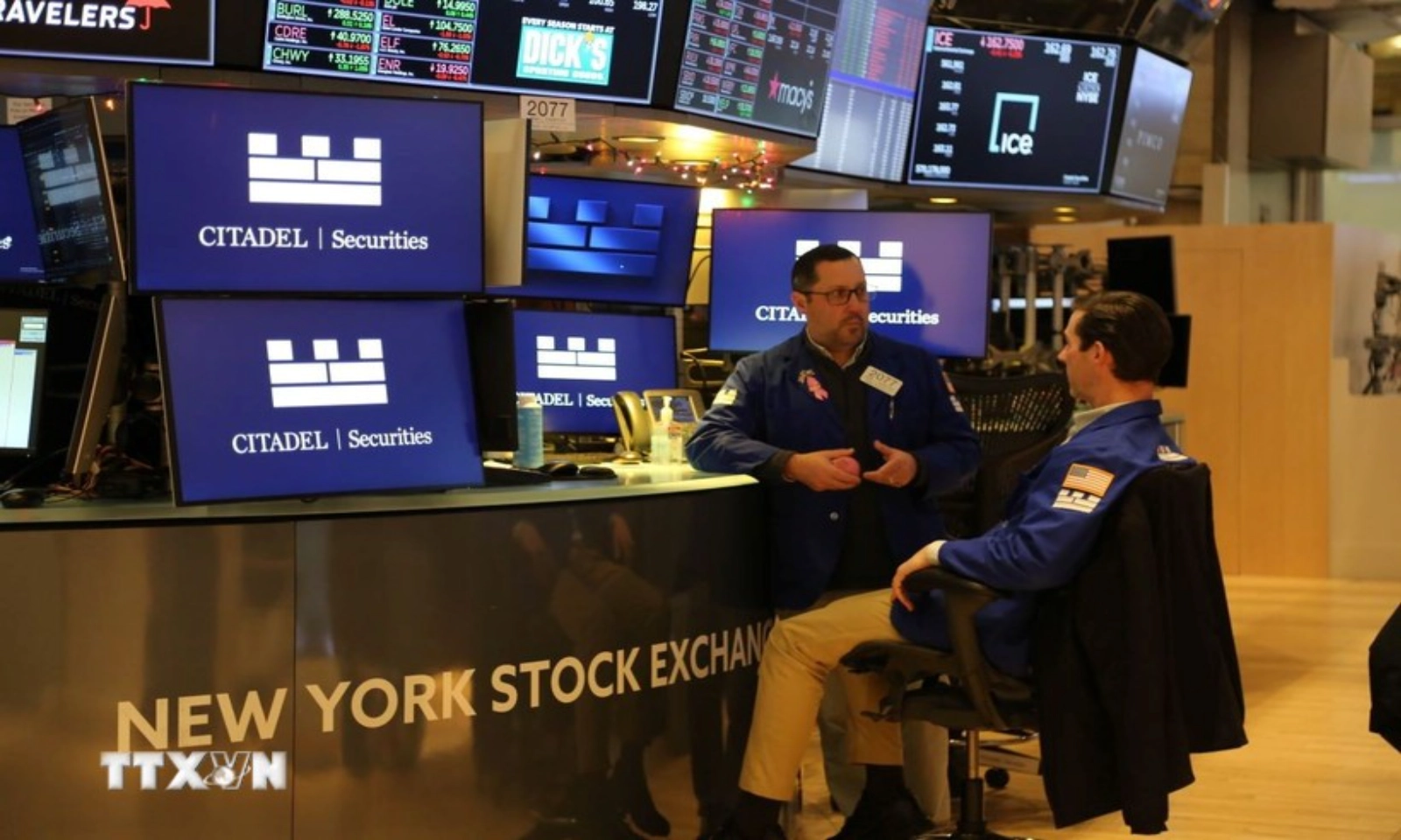 Chứng khoán Mỹ – châu Âu giảm mạnh vì lo ngại căng thẳng thương mại Mỹ–EU