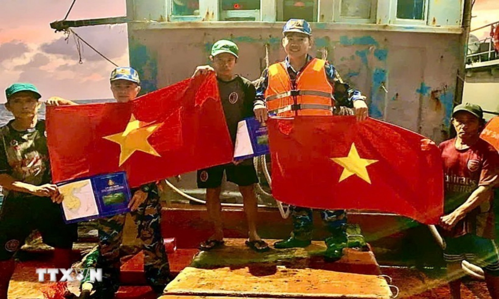 Ngư dân chắc tay lái, kinh tế biển khởi sắc từ Nghị quyết
