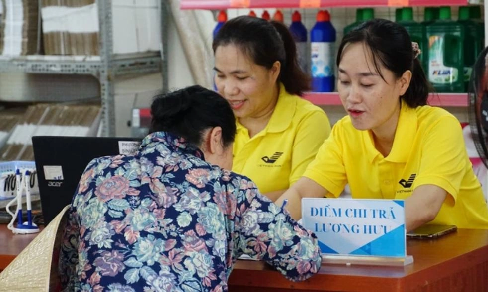 TPHCM chi trả lương hưu trợ cấp và bảo hiểm xã hội tháng 2 và tháng 3/2026