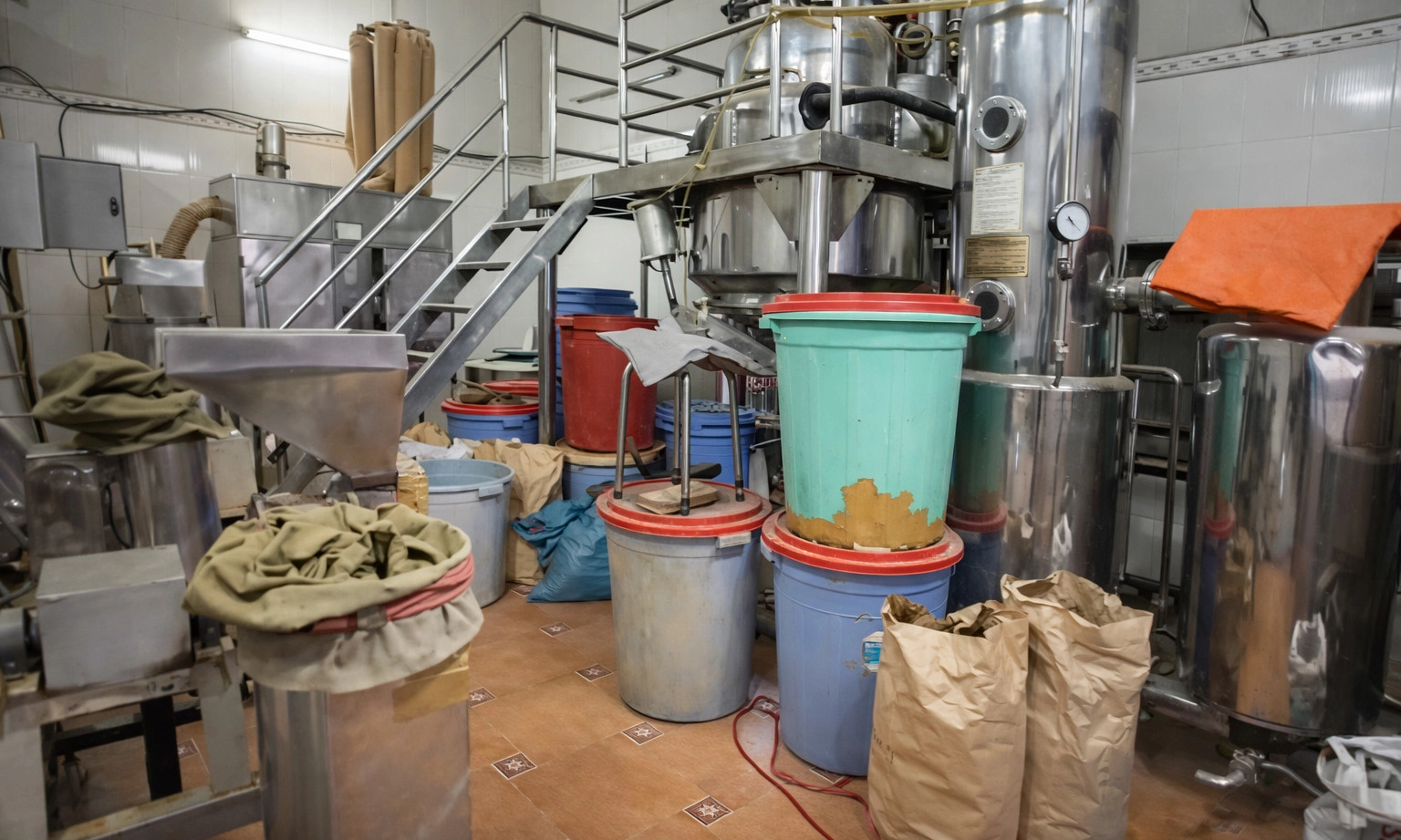 Khởi tố đường dây làm thuốc giả, trộn tân dược vào “thuốc đông y”