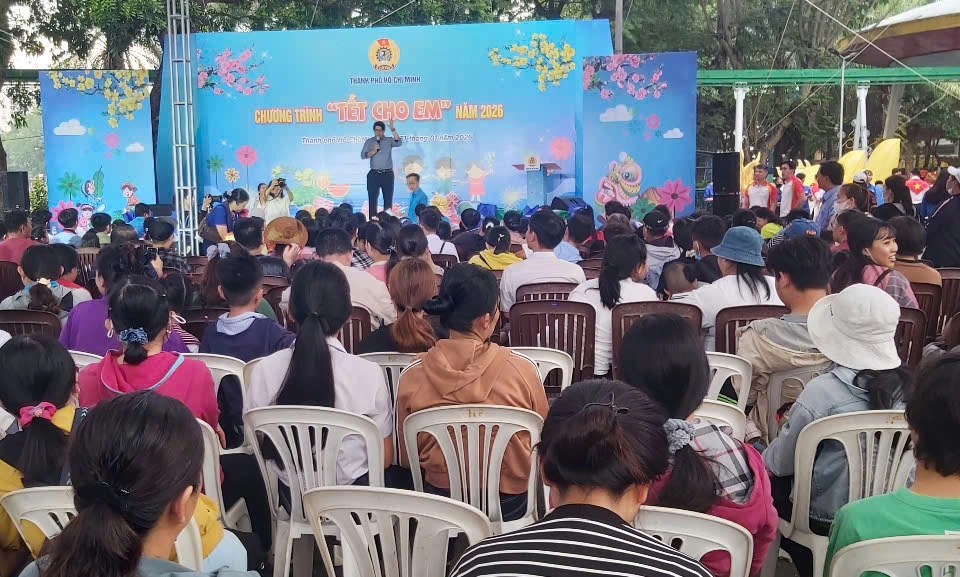 “Tết cho em” chạm ngõ xuân Bính Ngọ