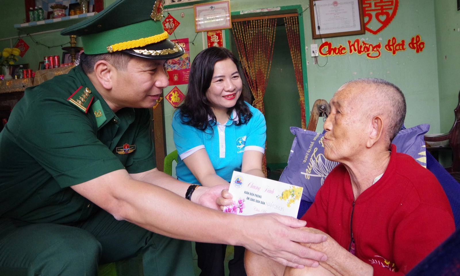 Rộn ràng “Xuân Biên phòng ấm lòng dân bản” 