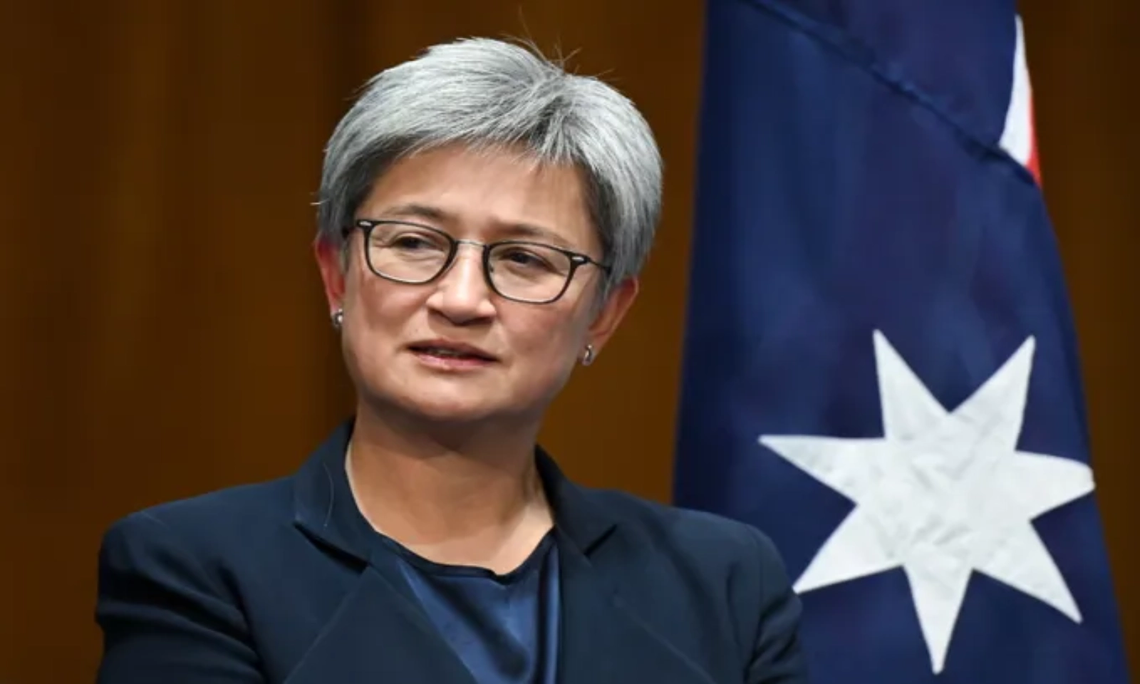 Nhiều nước gia tăng sức ép ngoại giao, trừng phạt Iran