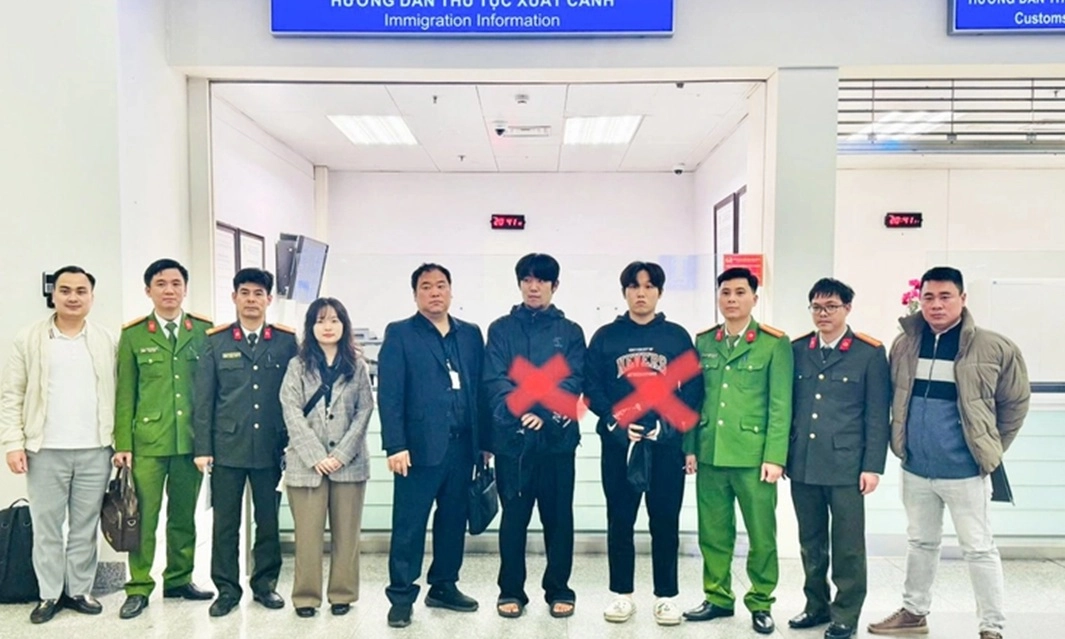 Bàn giao 2 đối tượng bị Interpol truy nã đỏ cho phía Hàn Quốc