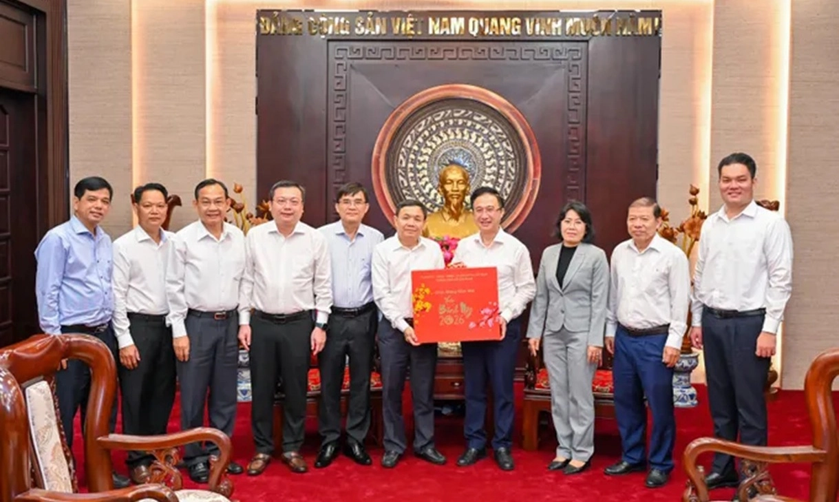 Thắt chặt tình đoàn kết, lãnh đạo Đồng Tháp thăm TPHCM dịp Tết