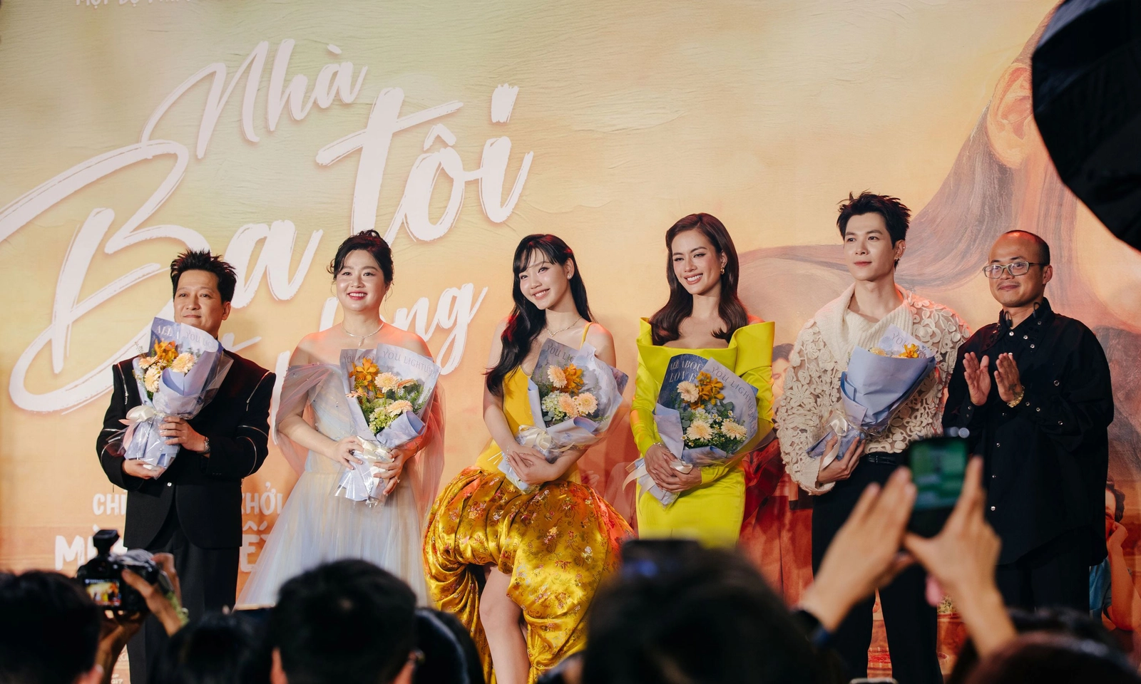 Sao Việt mừng Trường Giang trở lại điện ảnh với Nhà Ba Tôi Một Phòng