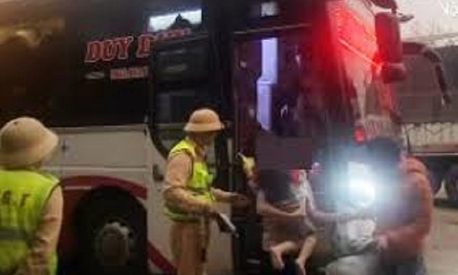 Chở quá 25 khách tài xế và nhà xe bị phạt gần 190 triệu đồng